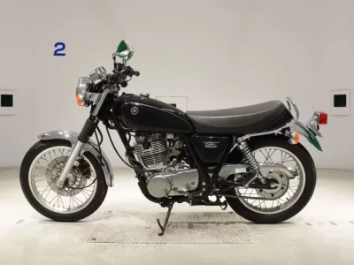 Yamaha SR400-4  с аукциона в Японии