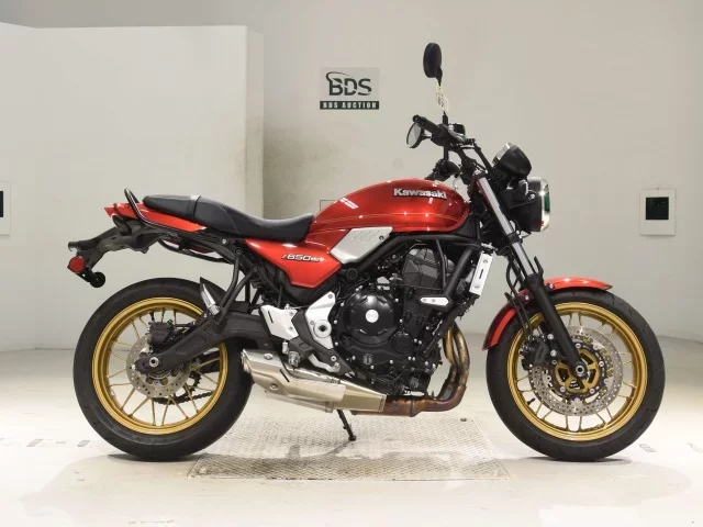 Kawasaki Z650RS лот № 7617 оценка 7  с аукциона в Японии