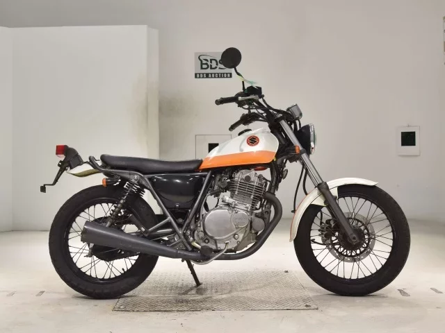 Suzuki GLASS TRACKER BIG BOY лот № 2660 оценка 4  с аукциона в Японии
