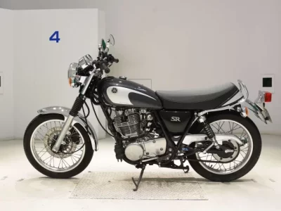 Yamaha SR400-5 лот № 7732 оценка 4  с аукциона в Японии 2