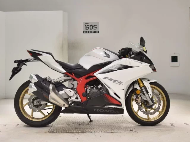 Honda CBR250RR-2A лот № 7804 оценка 4  с аукциона в Японии