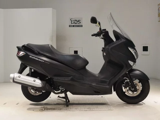 Suzuki BURGMAN200 лот № 0342 оценка 5  с аукциона в Японии