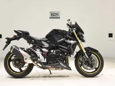Suzuki GSR750  с аукциона в Японии