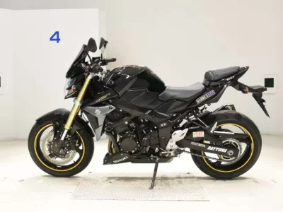 Suzuki GSR750  с аукциона в Японии