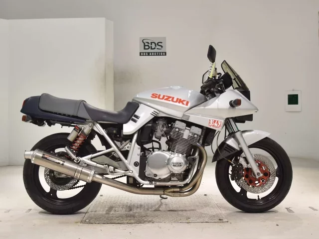 Suzuki GSX400S KATANA лот № 0513 оценка 4  с аукциона в Японии