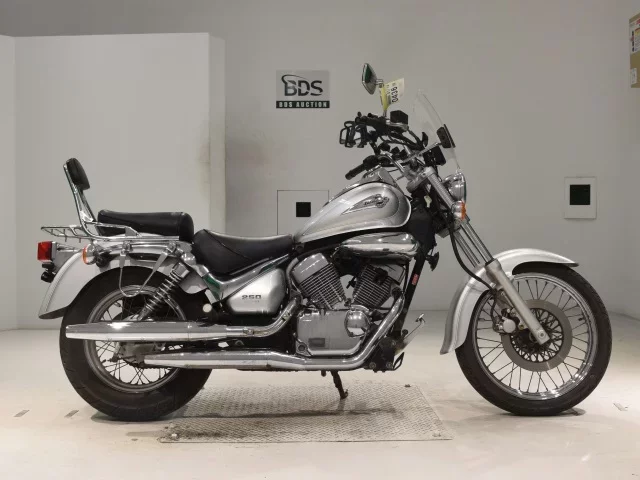 Suzuki INTRUDER 250 лот № 0436 оценка 4  с аукциона в Японии
