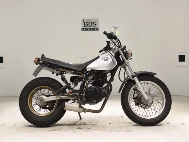 Yamaha TW200-2 лот № 7964 оценка 4  с аукциона в Японии