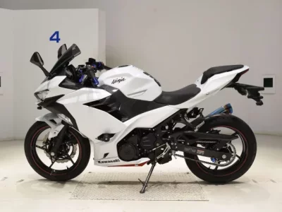 Kawasaki NINJA400-2 лот № 7672 оценка 5  с аукциона в Японии 2