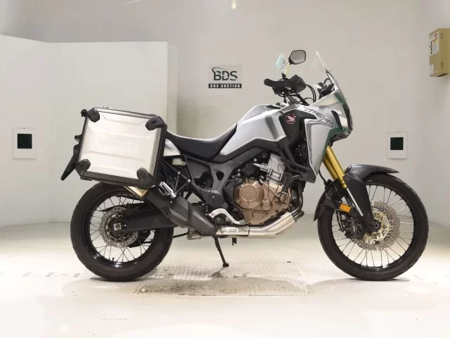 Honda CFR1000 AfricaTwin лот № 2677 оценка 5  с аукциона в Японии