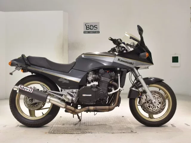 Kawasaki GPZ900R лот № 5195 оценка 4  с аукциона в Японии