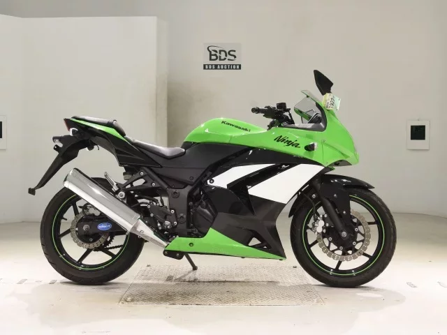 Kawasaki NINJA250R лот № 7922 оценка 5  с аукциона в Японии