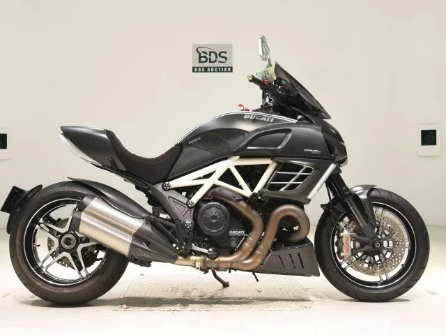 Ducati  DIAVEL AMG лот № 7727 оценка 5  с аукциона в Японии