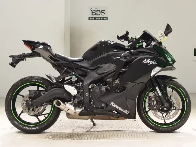 Kawasaki ZX-25R лот № 5374 оценка 4  с аукциона в Японии