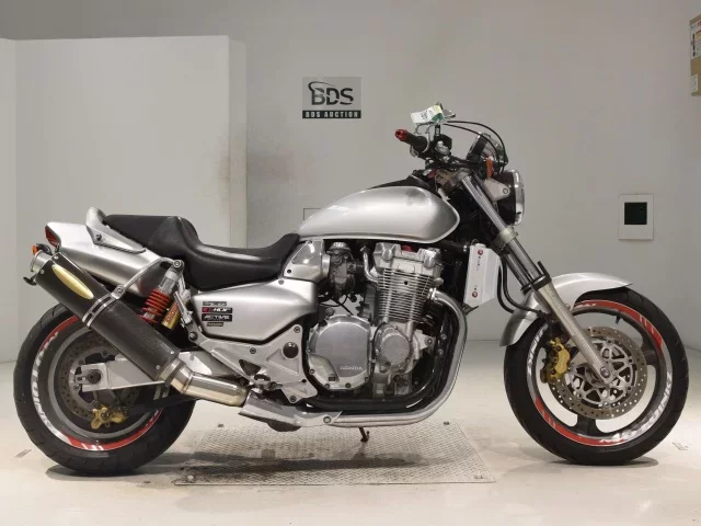 Honda X4LD лот № 7866 оценка 4  с аукциона в Японии