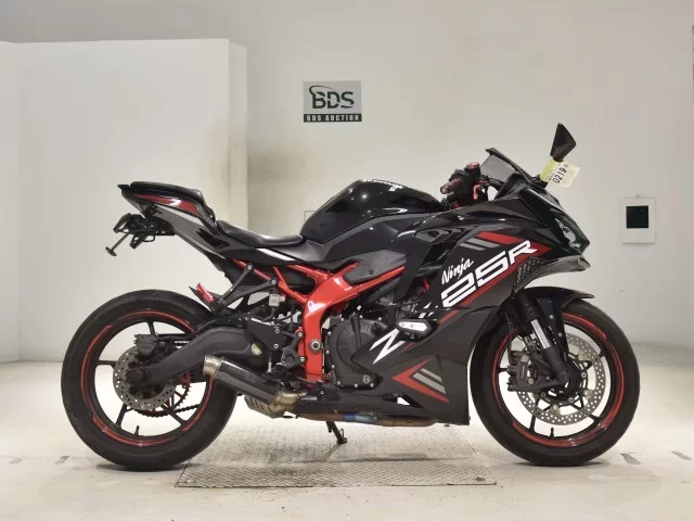 Kawasaki ZX-25R лот № 0219 оценка 5  с аукциона в Японии