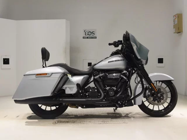 Harley-Davidson HARLEY FLHXS1870 лот № 0152 оценка 6  с аукциона в Японии