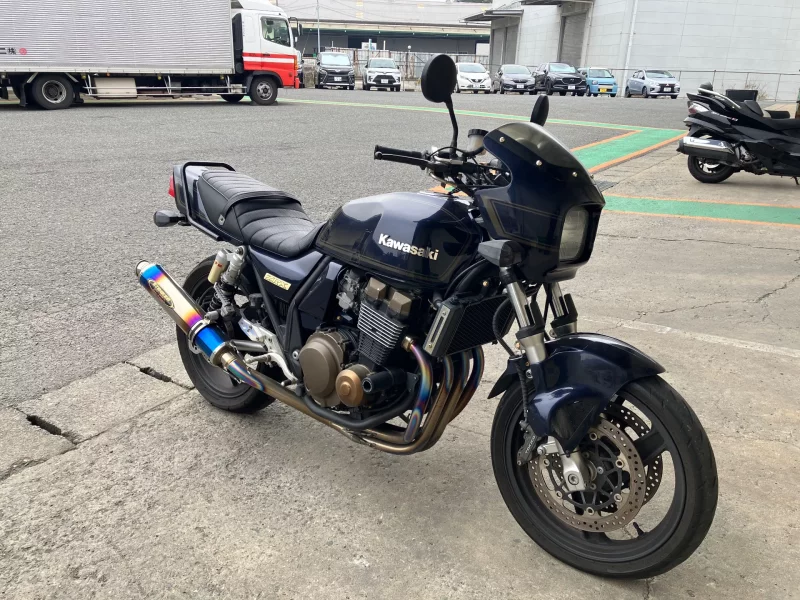 Kawasaki ZRX400