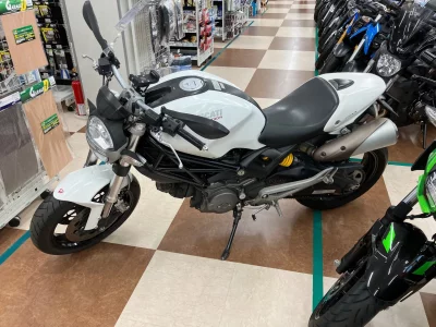 Ducati DUCATI MONSTAR M696 PLUS