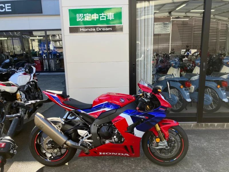 Honda CBR1000RR-R FB SP лот № 02035 оценка 5  с аукциона в Японии