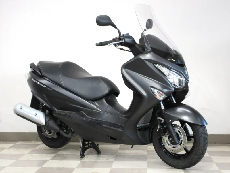 Suzuki BURGMAN200 лот № 04027 оценка 4  с аукциона в Японии
