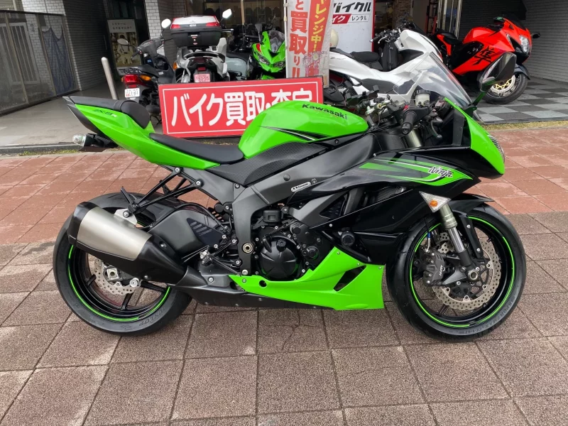 Kawasaki NINJA ZX-6R лот № 00101 оценка 4  с аукциона в Японии