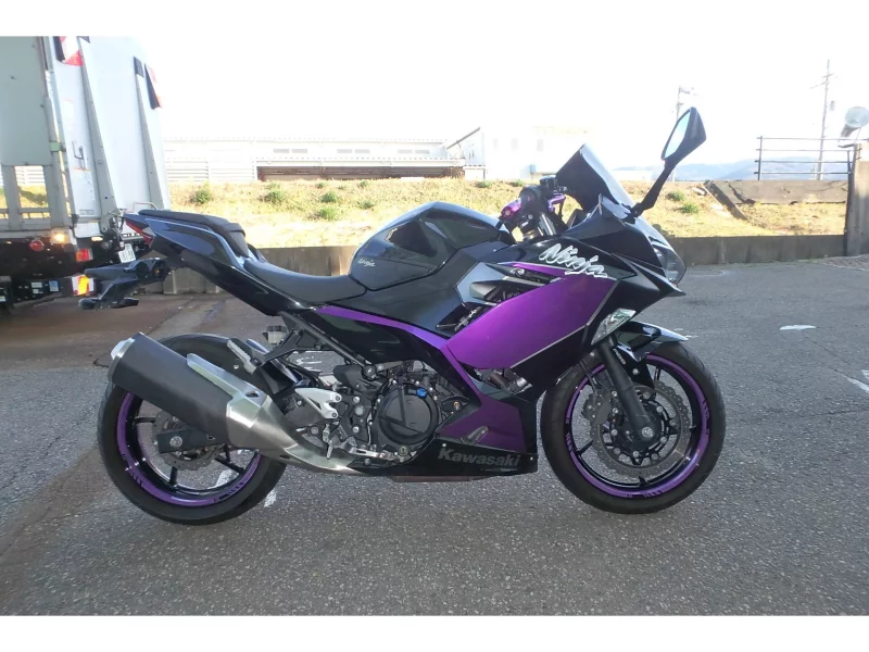 Kawasaki Ninja 400 лот № 02106 оценка 4  с аукциона в Японии