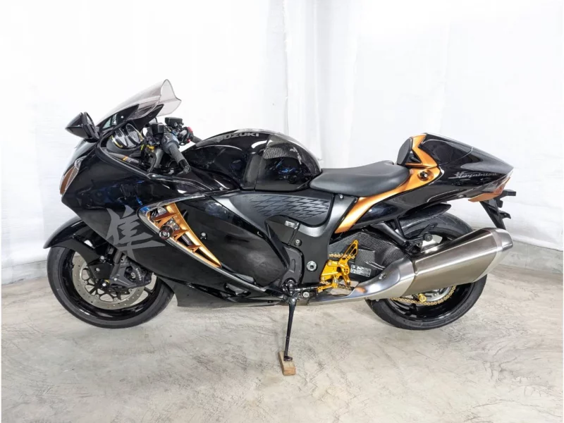 Suzuki Hayabusa лот № 00167 оценка 5  с аукциона в Японии