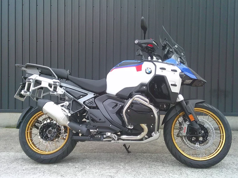 BMW  R1300GS ADV лот № 00180 оценка 8  с аукциона в Японии