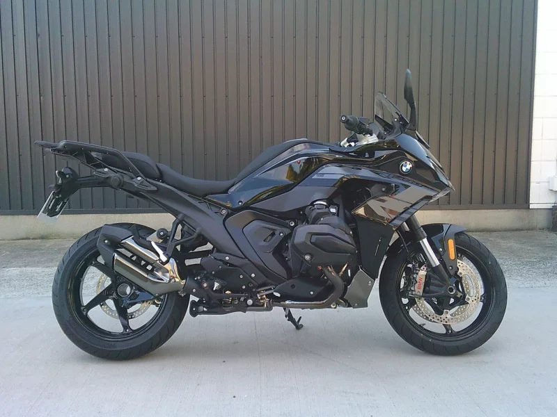 BMW  R1300RS лот № 00178 оценка 8  с аукциона в Японии