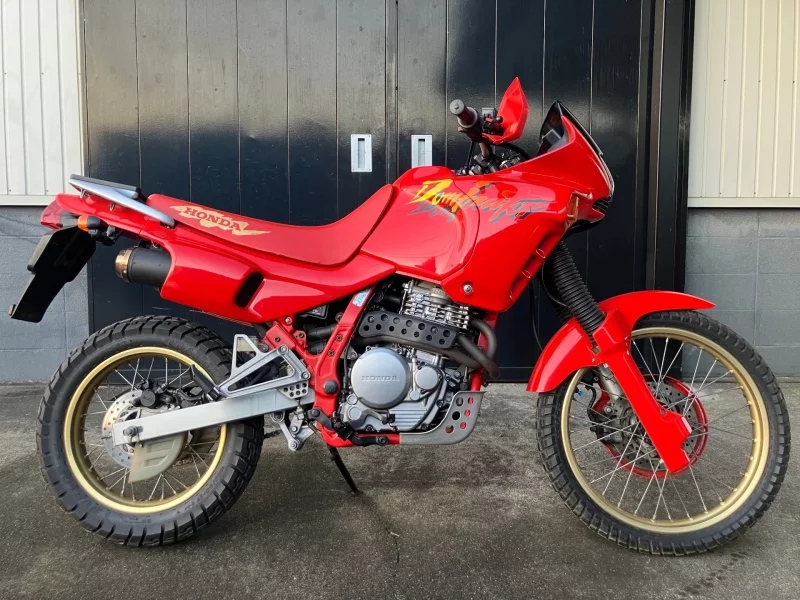 Honda NX650 лот № 00215 оценка 4  с аукциона в Японии