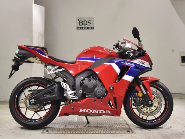 Honda CBR600RR-4 лот № 2561 оценка 6  с аукциона в Японии
