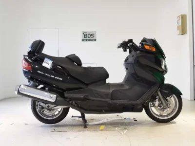 Suzuki SKYWAVE 650LX