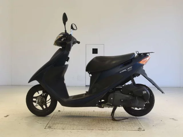 Suzuki ADDRESS V50-3