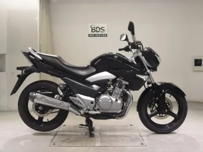 Suzuki GSR250  с аукциона в Японии
