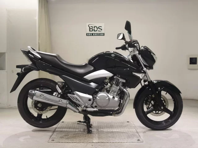Suzuki GSR250 лот № 5133 оценка 5  с аукциона в Японии
