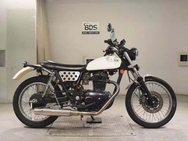 Kawasaki 250TR лот № 7561 оценка 4  с аукциона в Японии