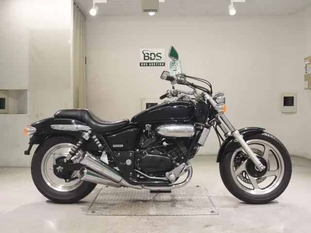 Honda MAGNA 250 лот № 5079 оценка 4  с аукциона в Японии