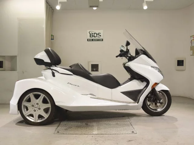 Honda FORZA X-3 TRIKE
