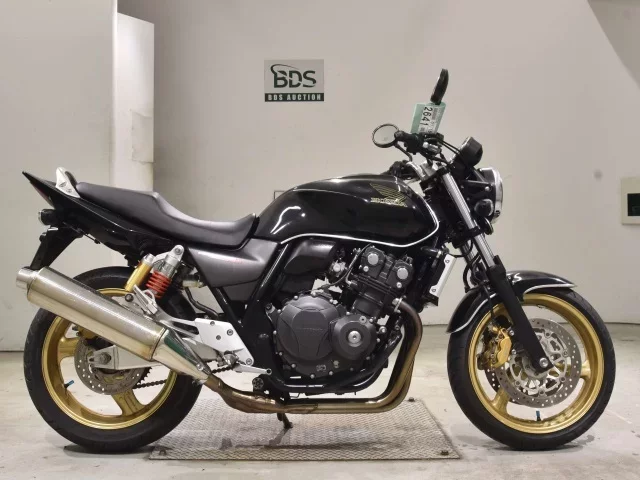 Honda CB400SFV-4 лот № 2641 оценка 4  с аукциона в Японии