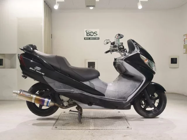 Suzuki SKYWAVE 250SS лот № 5025 оценка 4  с аукциона в Японии