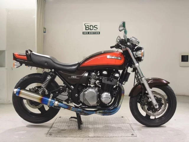 Kawasaki ZEPHYR750 лот № 5035 оценка 5  с аукциона в Японии