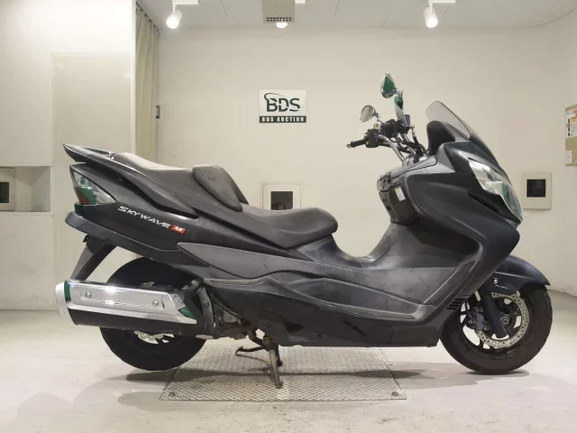 Suzuki SKYWAVE 250M лот № 5121 оценка 4  с аукциона в Японии