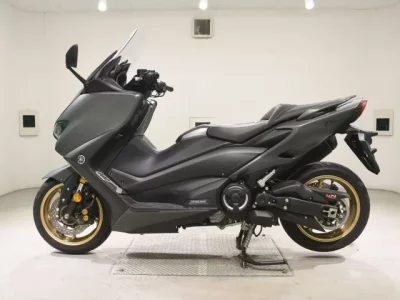 Yamaha T-MAX560T лот № 7746 оценка 6  с аукциона в Японии 2