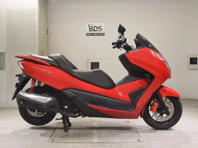 Honda FORZA лот № 5165 оценка 4  с аукциона в Японии
