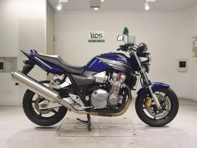 Honda CB1300SF лот № 7717 оценка 4  с аукциона в Японии