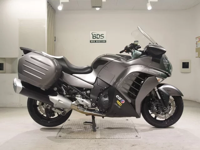 Kawasaki 1400GTR лот № 7669 оценка 4  с аукциона в Японии