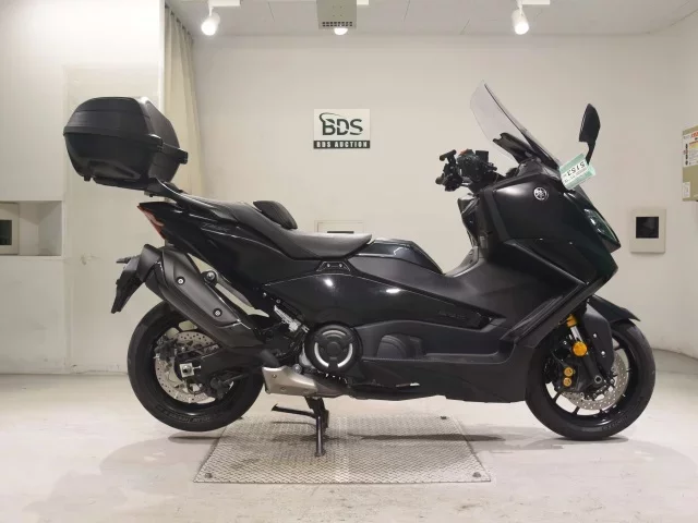 Yamaha T-MAX560T лот № 5153 оценка 5  с аукциона в Японии