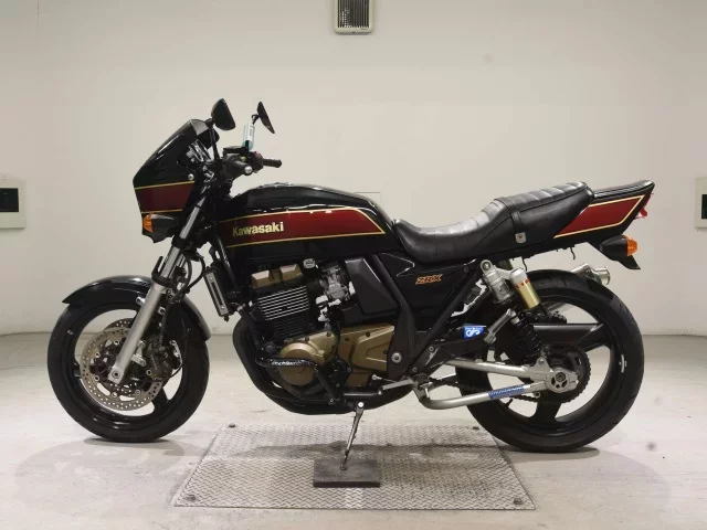 Kawasaki ZRX400