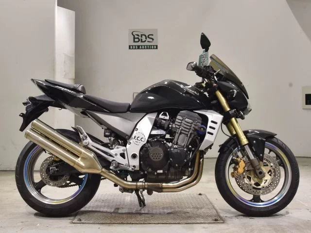 Kawasaki Z1000-2 лот № 2670 оценка 4  с аукциона в Японии