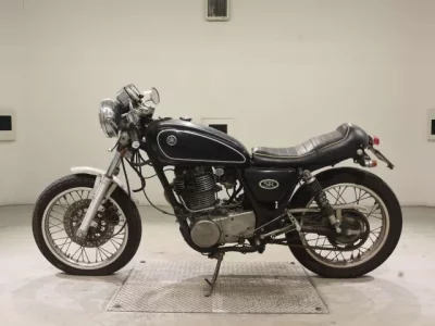 Yamaha SR400-3  с аукциона в Японии